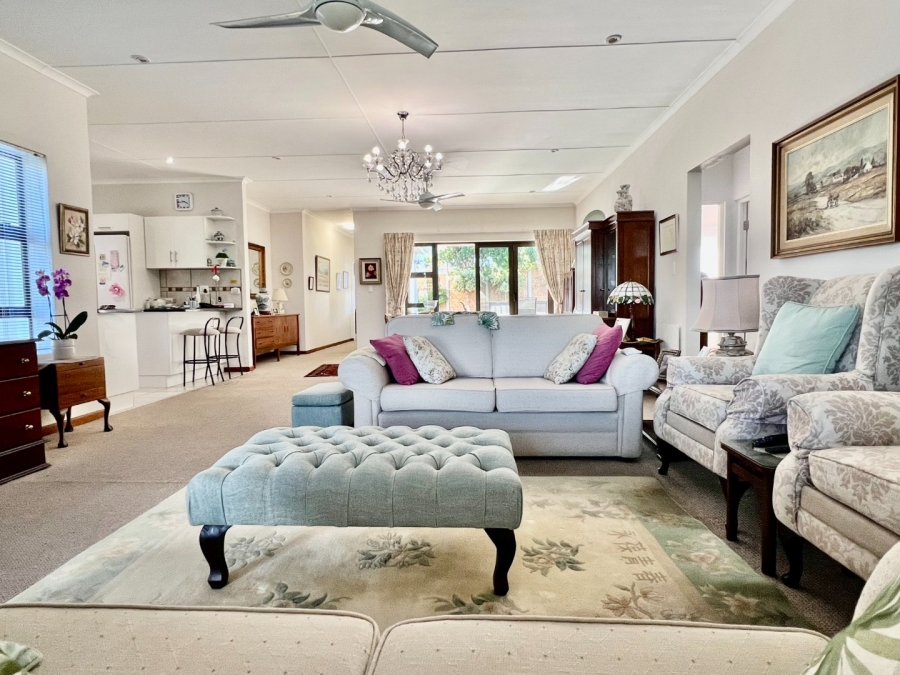 3 Bedroom Property for Sale in Stilbaai Wes Western Cape
